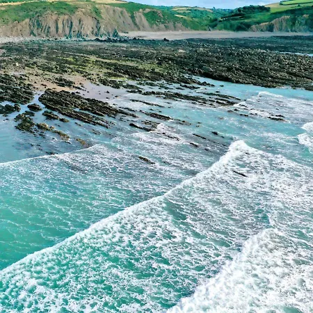 Holiday home Magnolia - Bude